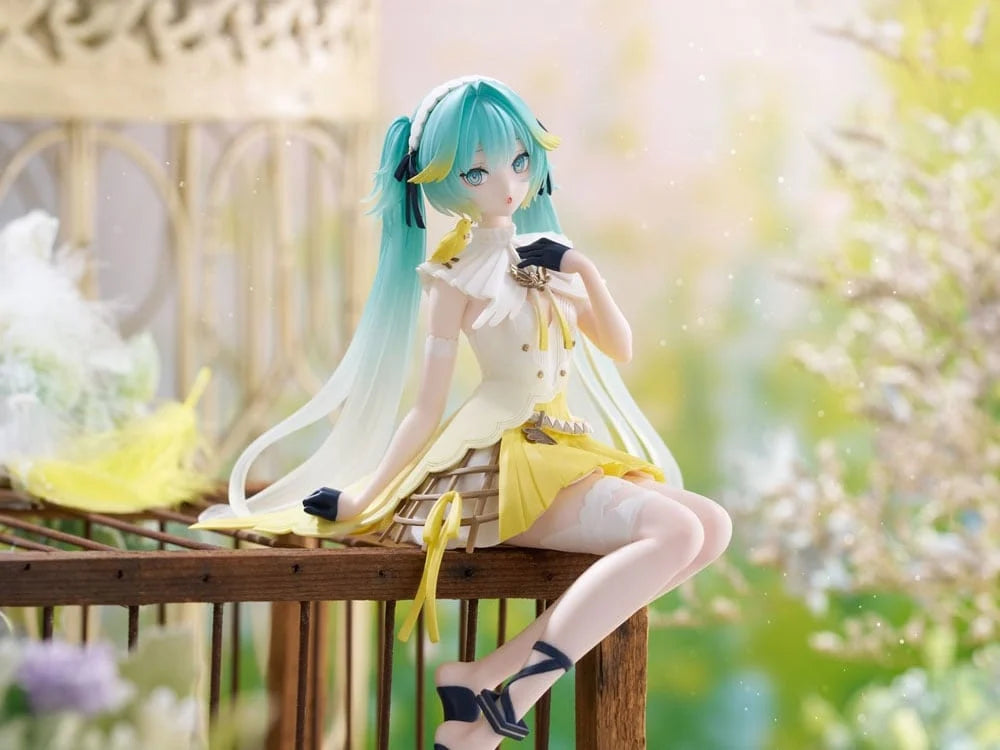 Furyu Canary Bird Hatsune Miku Noodle Stopper Figure